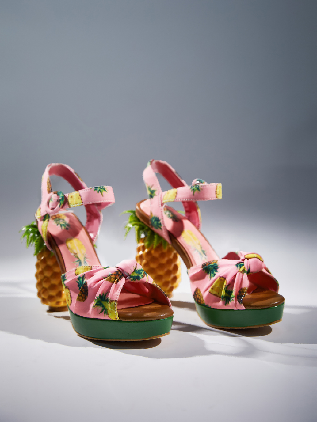 Azhira Pineapple Sandals In Pink